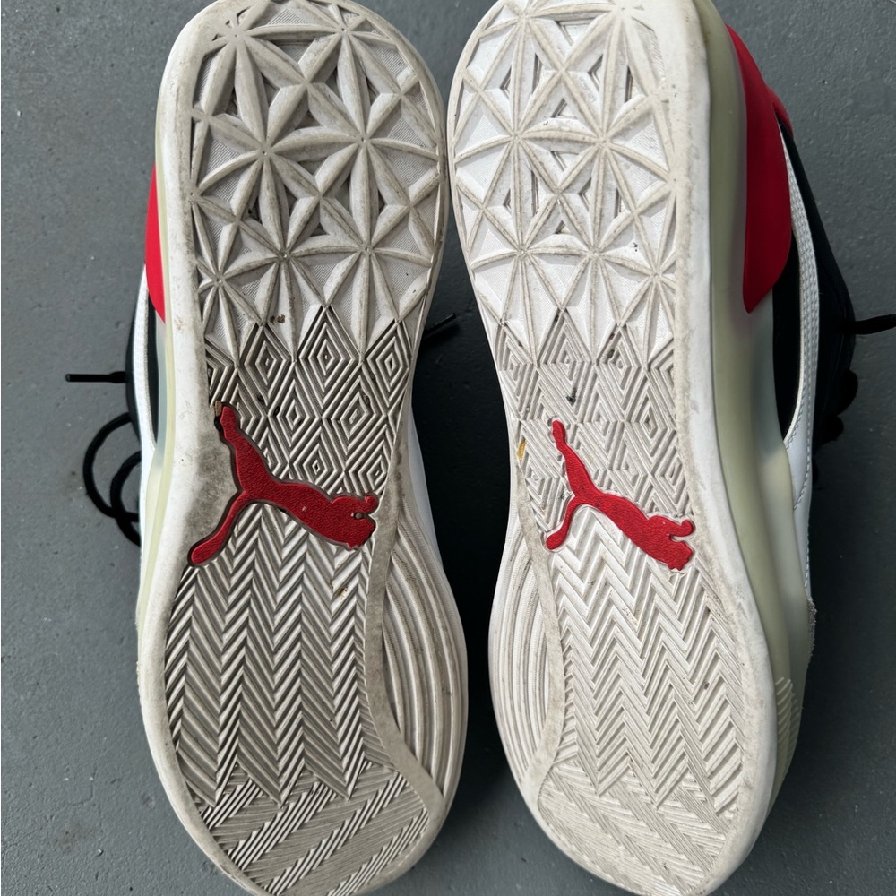 The Puma Clyde Hardwood X
Dreamville Records Sneakers are a limited-edition - Picture 12 of 15